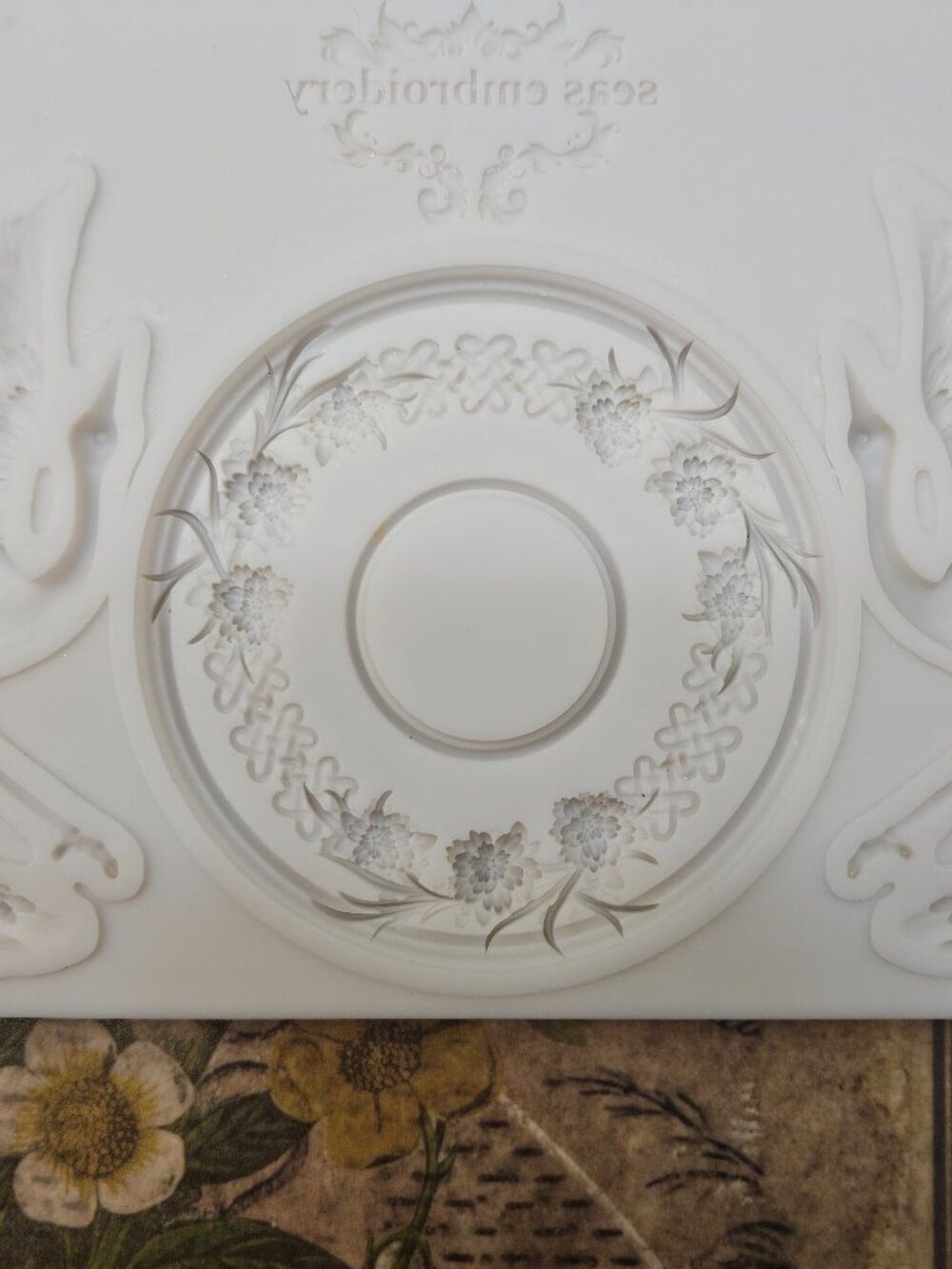 Cranes and floral medallion silicone mold - Picture 12 of 12